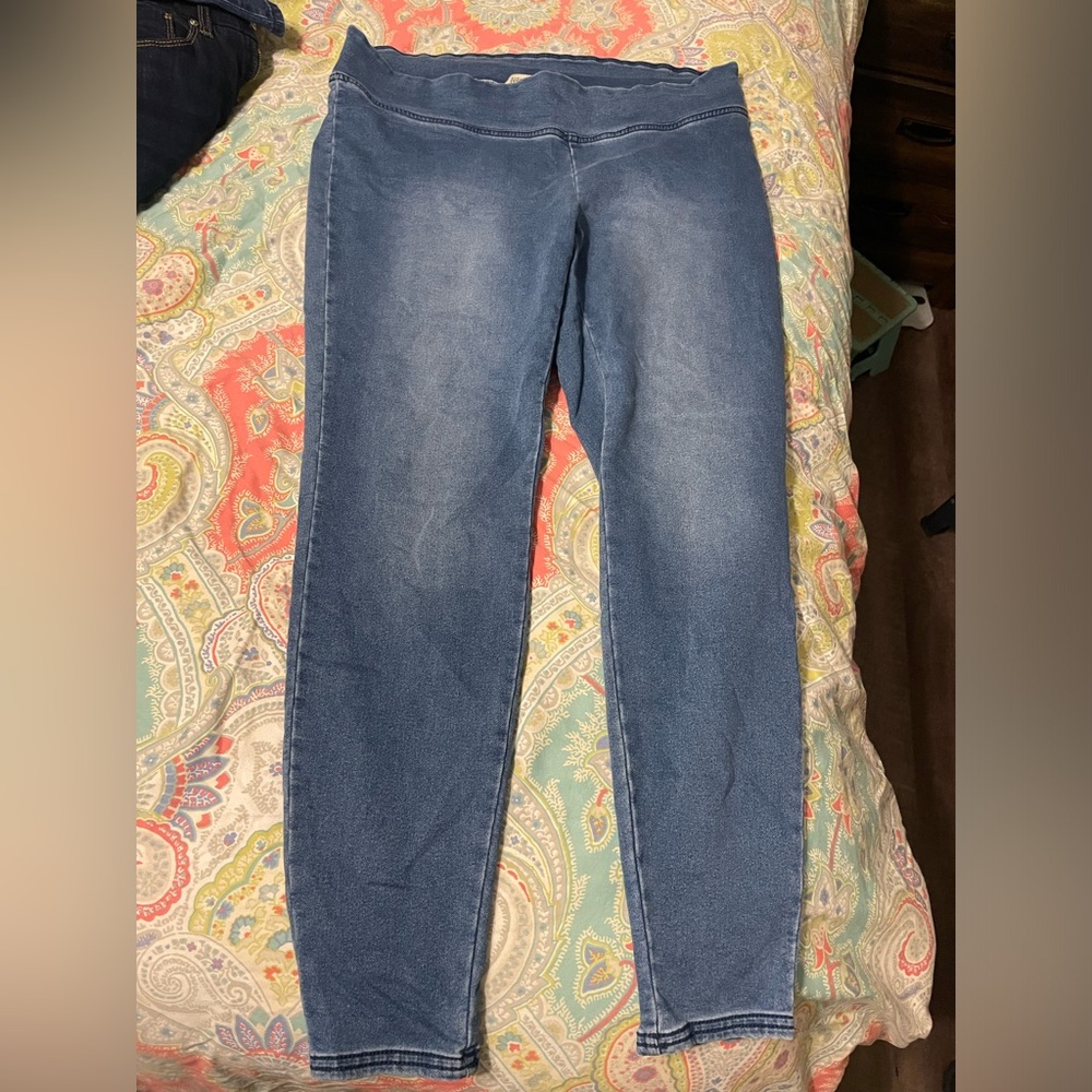 Destination maternity jeans